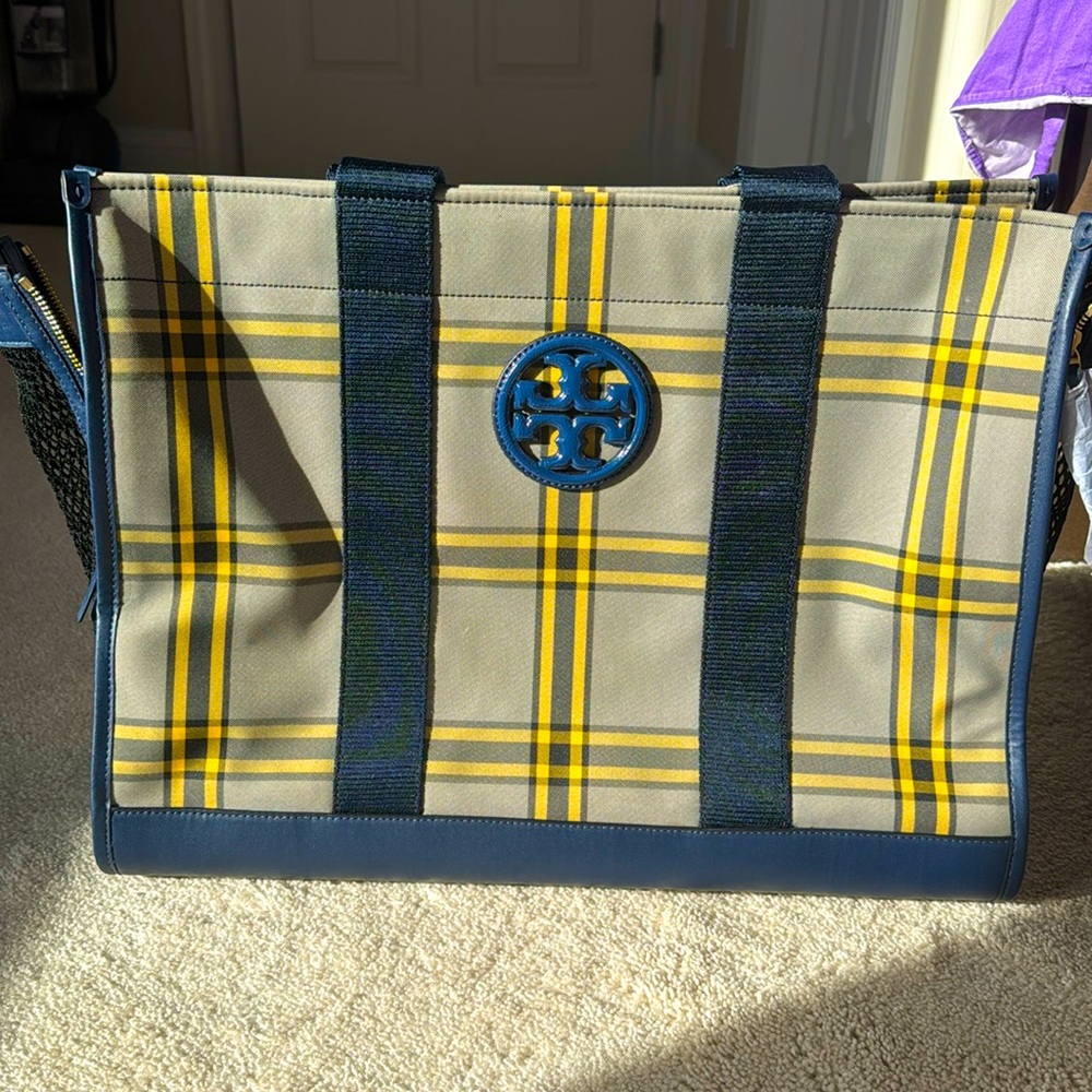 Beautiful Tory Burch Dog Bag! New With Tags & Never Used!